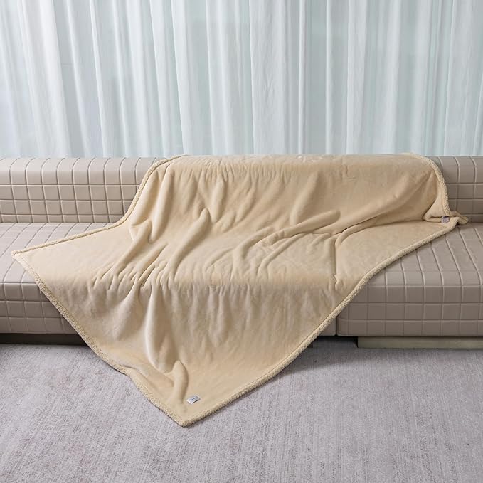 Waterproof Dog Blanket Reversible Pet Bed Cover Puppy Fluffy Cream Blankets Leakproof Sofa Couch Cover Cat Pet Blanket for Warm Washable-M