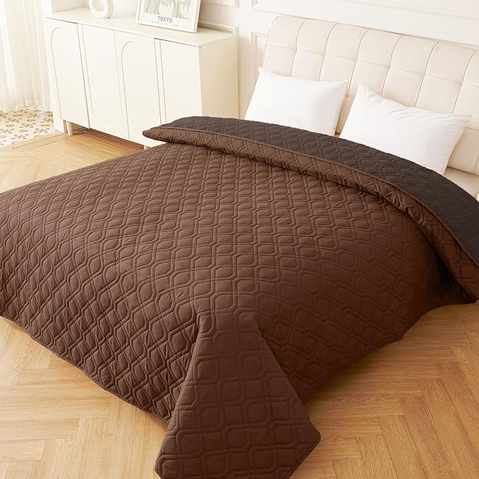 hyha Waterproof Dog Bed Blanket, Soft Pet Blankets, Waterproof Couch Cover for Dogs, Reversible Sofa Covers Washable for Furniture (82x102 Inch, Brown/Chocolate)