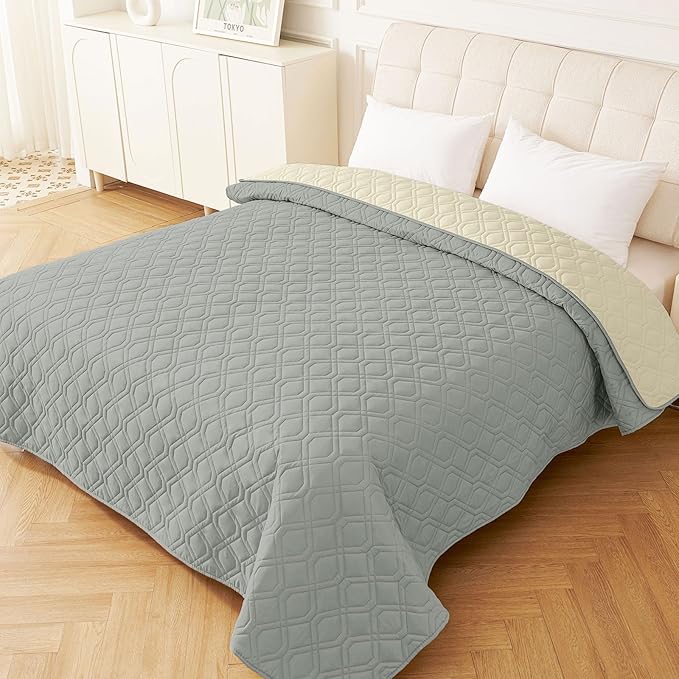 hyha Waterproof Dog Bed Blanket, Soft Pet Blankets, Waterproof Couch Cover for Dogs, Reversible Sofa Covers Washable for Furniture (52x82 Inch, Grey/Beige)